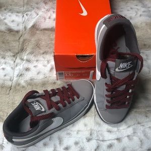 Boys Womens Nike NYX Blazer Low Size 4.5 & 6 Gray